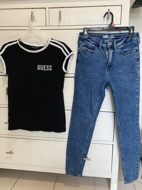 GUESS Black Tee with Blue Skinny Jeans - Casual Duo